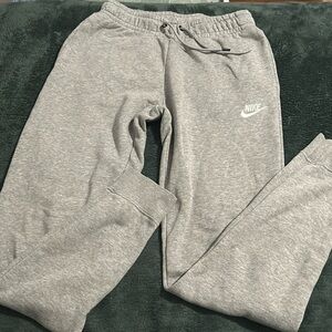 Nike sweatpants (Nike womens NSW Tight Fleece Varsity Pants)